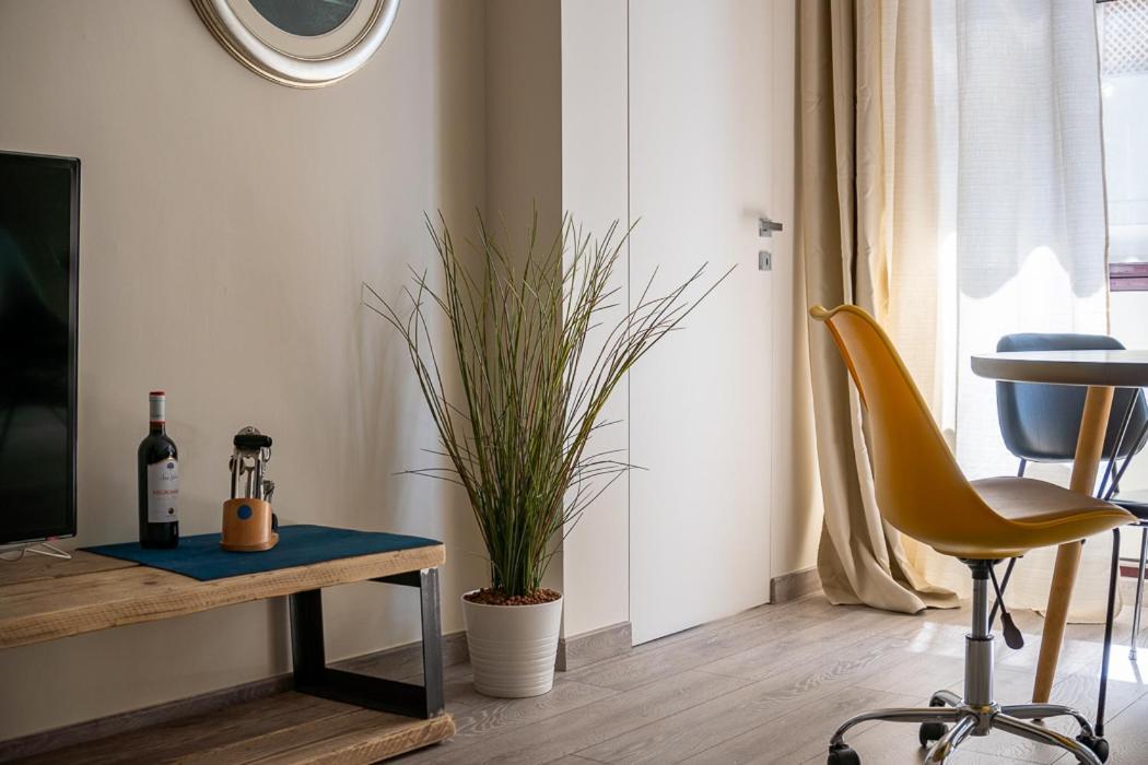 Studio Yvonne Apartment Bari Exterior foto